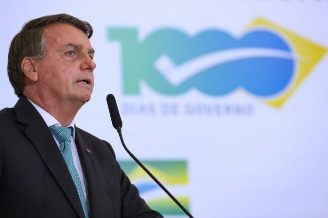 Bolsonaro volta ao Palácio do Planalto após 19 dias no Alvorada