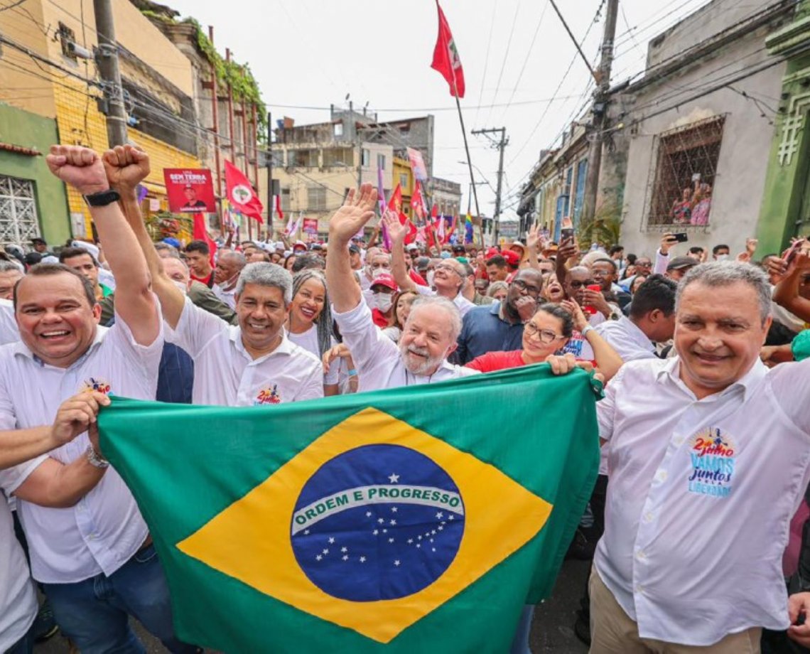 Por unanimidade na Câmara de Salvador, Geraldo Jr. consegue aprovar honrarias a Janja, mulher de Lula