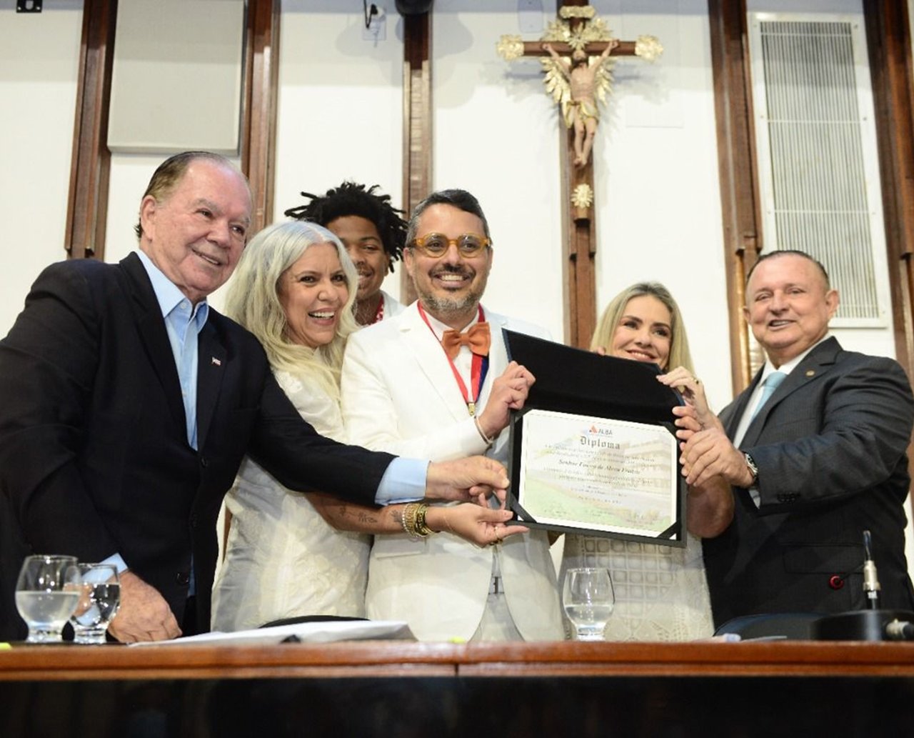 Ex-secretário Fausto Franco recebe Comenda 2 de Julho em sessão especial na Assembleia Legislativa