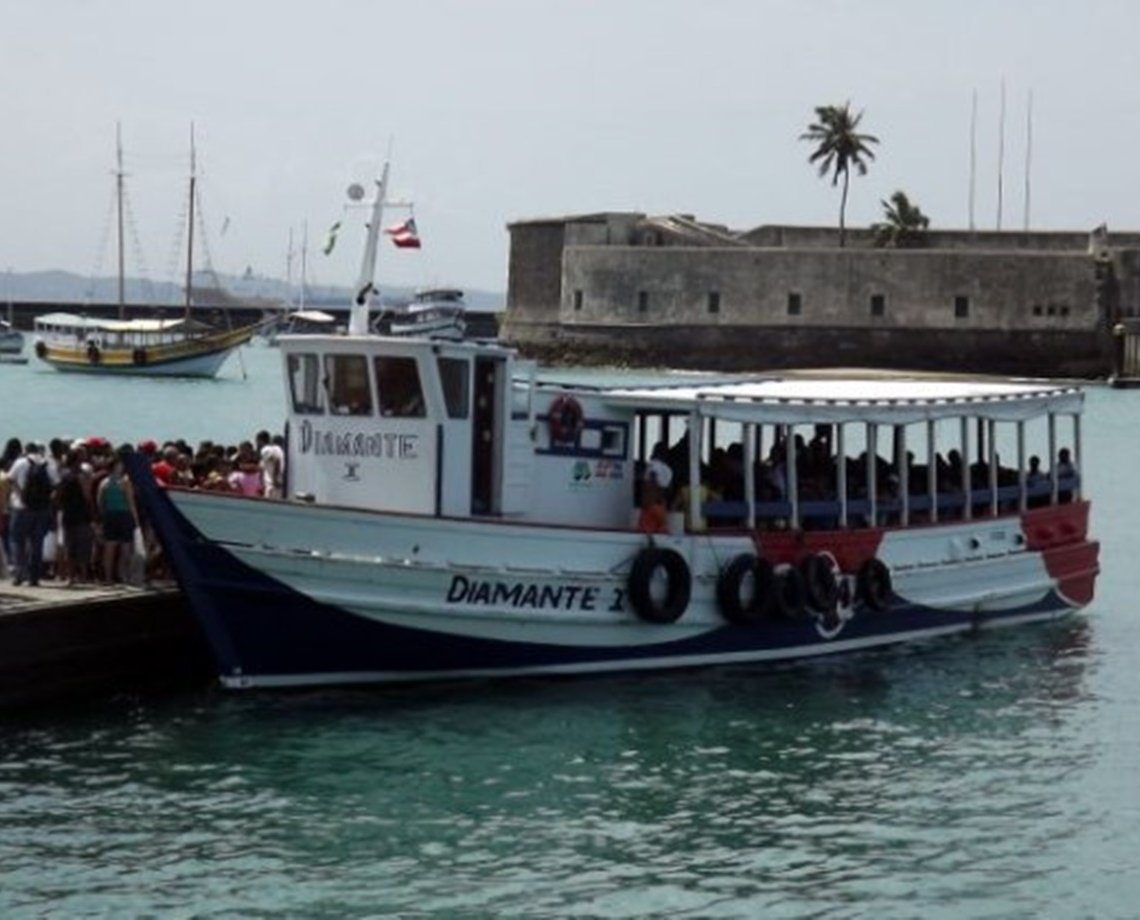 Mesmo com tempo nublado, Travessia Salvador-Mar Grande ocorre normalmente