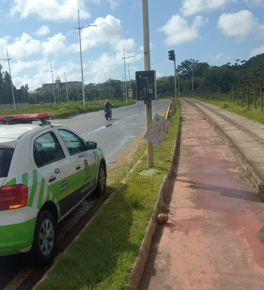 Moradores de Cajazeiras e motoristas protestam na Avenida 29 de Março após retornos serem bloqueados 