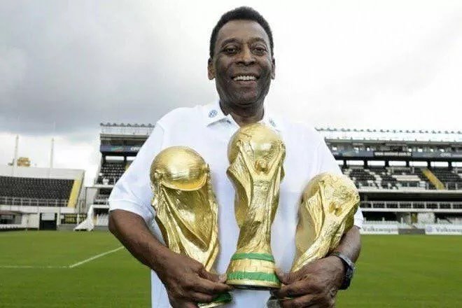 Boletim médico afirma que Pelé está com uma condição clínica estável e segue internado em um quarto comum