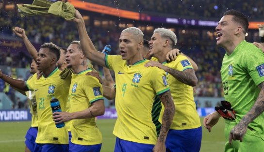 Vidente que acertou os campeões das últimas três copas grava Brasil hexa em final contra a França