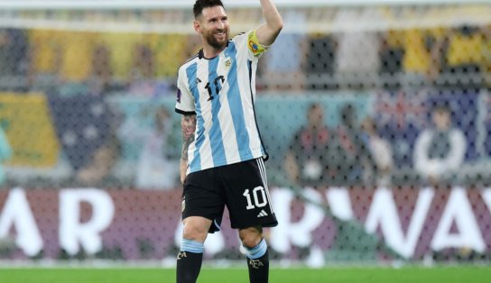 Com Messi decidindo, Argentina despacha Austrália e avança no Mundial