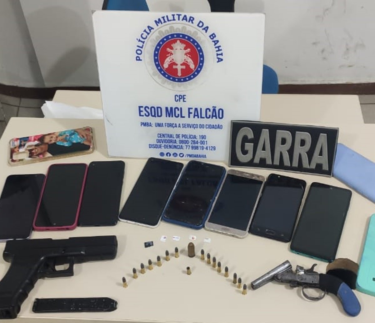 Homem que assaltou estabelecimento comercial é preso com armas e aparelhos eletrônicos em Vitória da Conquista 