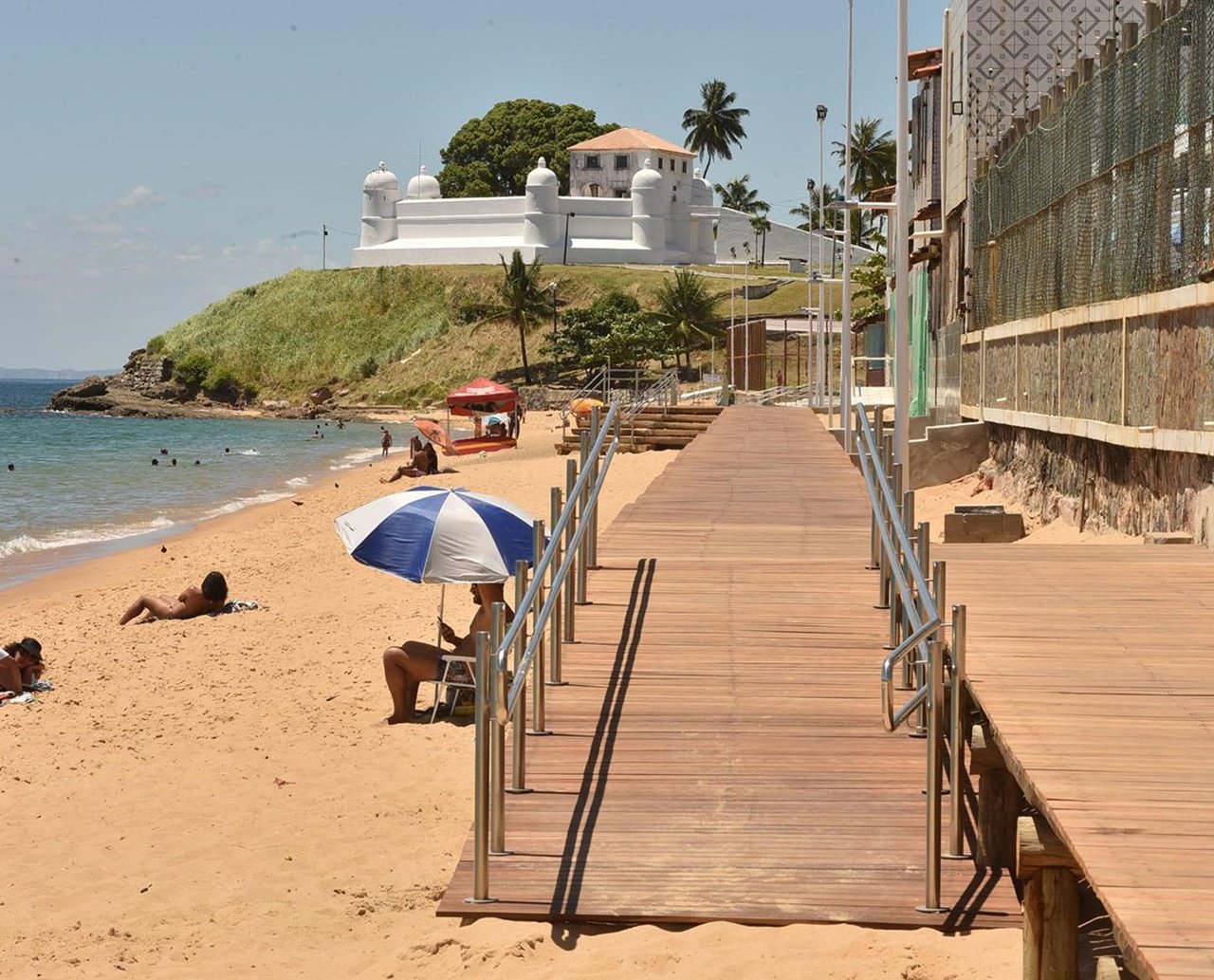 Homem é baleado na Praia da Boa Viagem, em Salvador