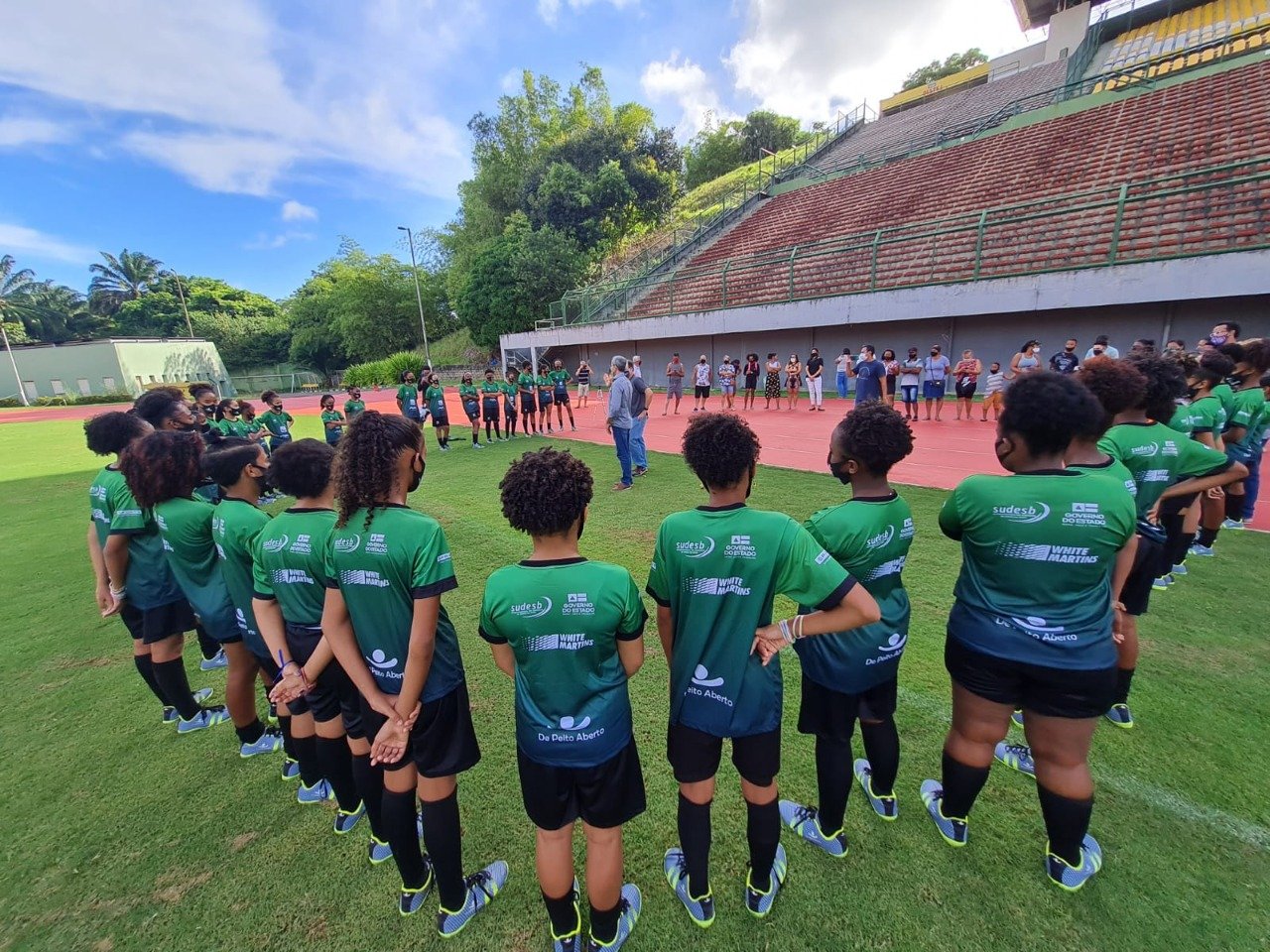 Projeto Esporte na Cidade abre inscrições para meninas que querem jogar futebol