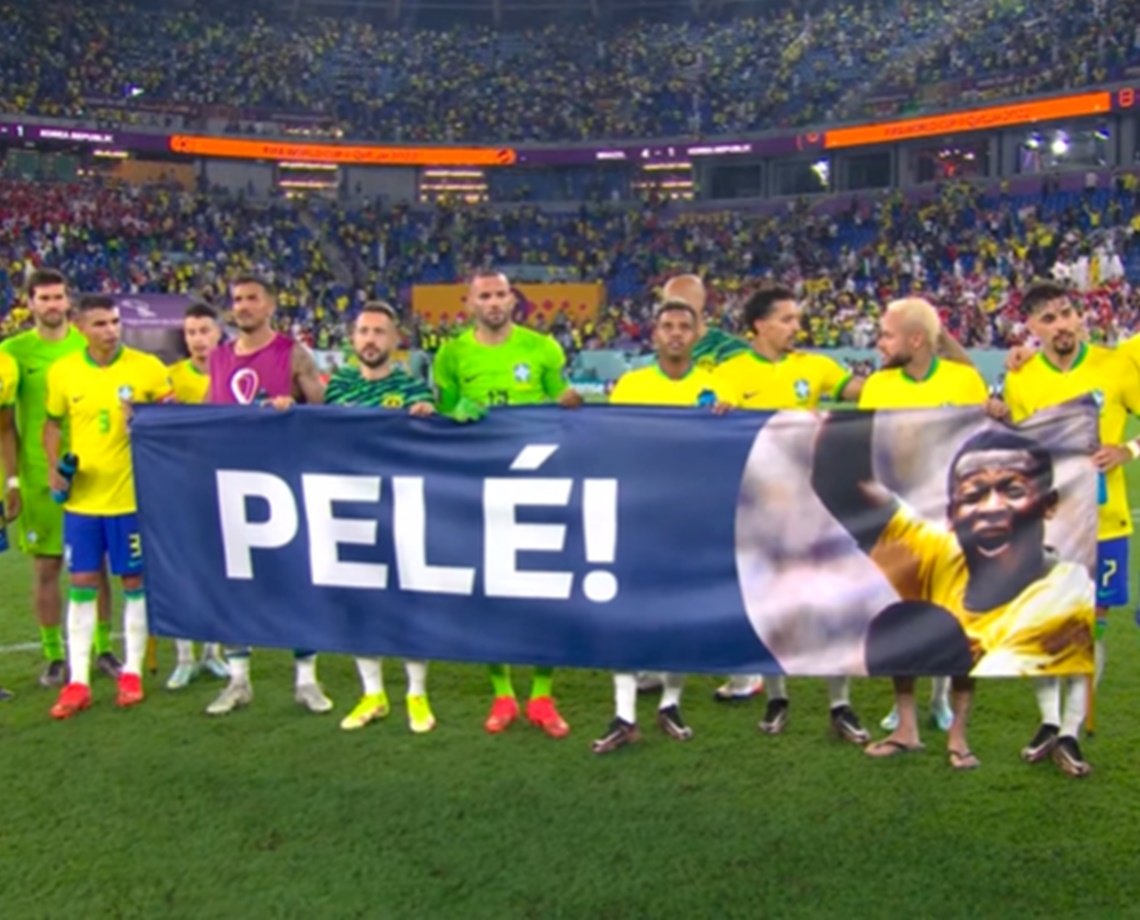 Jogadores homenageiam Pelé após vitória sobre a Coreia; 'que a gente possa ser campeão por ele', diz Vini Jr.