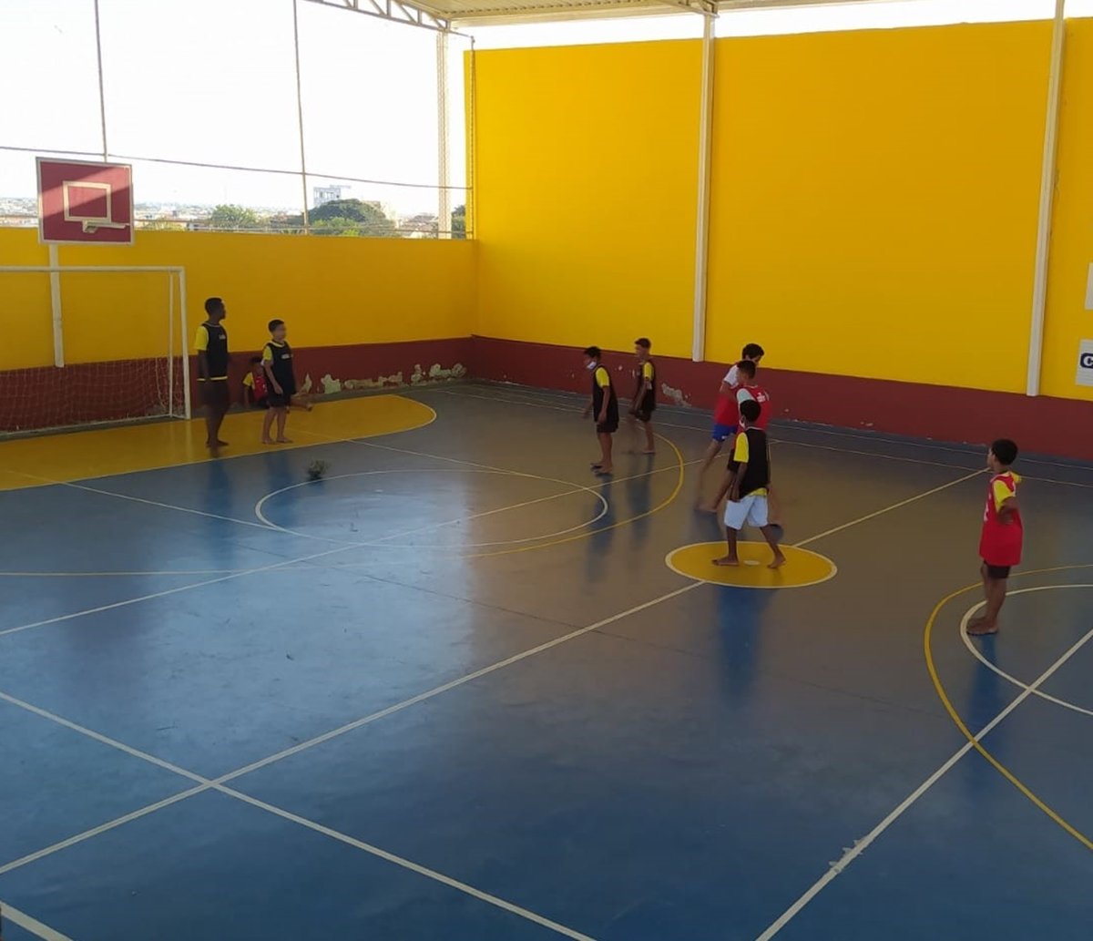 Projeto social leva futsal para crianças de Vitória da Conquista 