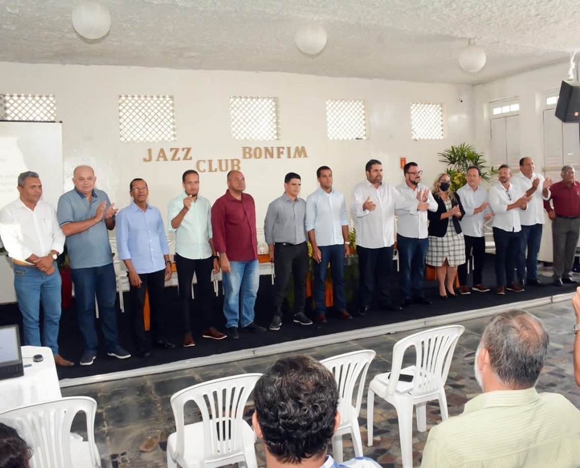 Prefeito de Castro Alves, Thiancle Araújo lança candidatura à presidência da UPB