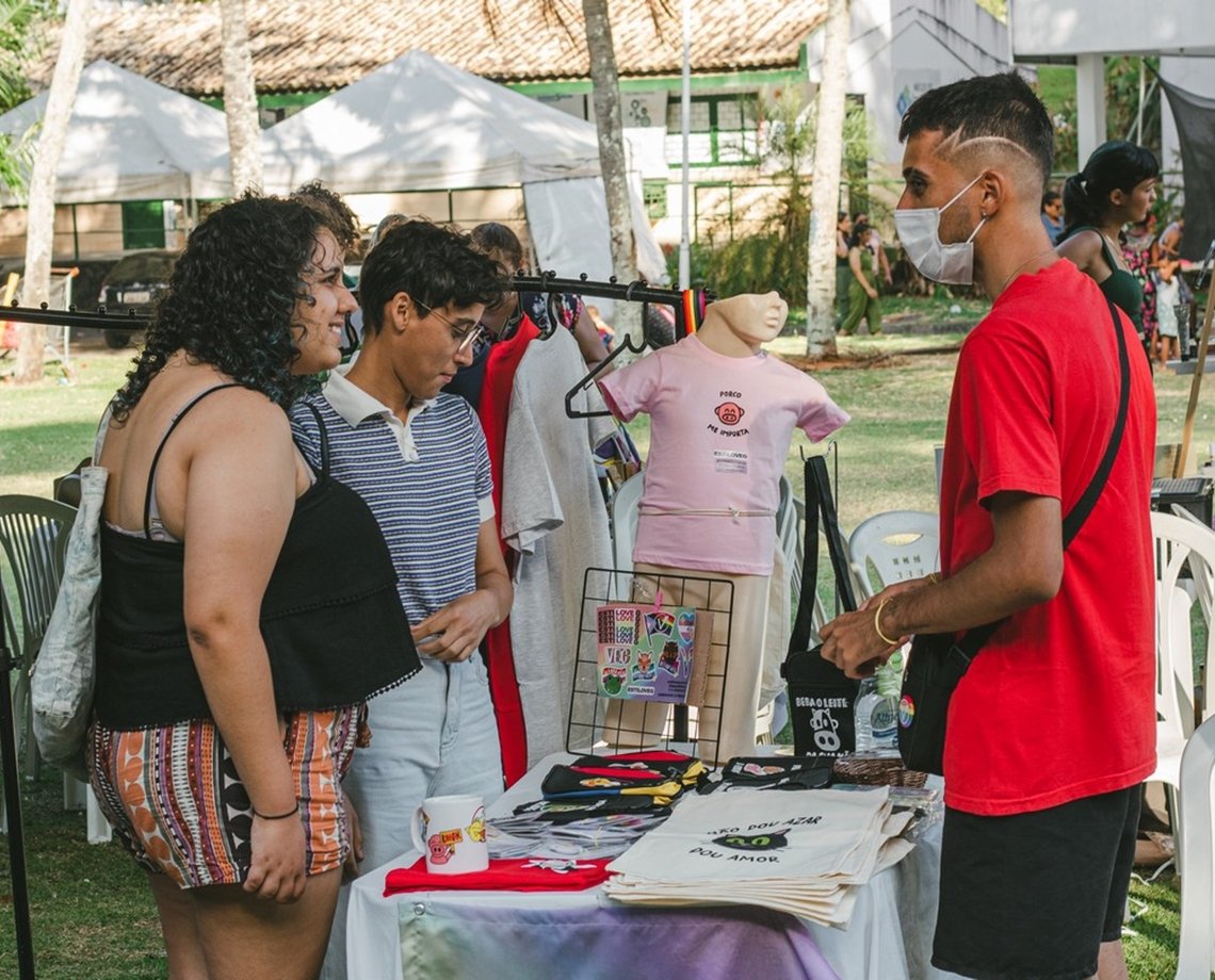 Feira Vegana Natalina: ação solidária, música ao vivo e atrações neste fim de semana