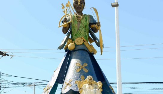 Prefeitura de Salvador vai construir réplica da estátua de Mãe Stella de Oxóssi