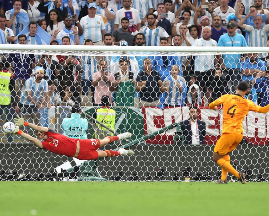 Após ceder empate, Argentina bate Holanda nos pênaltis e vai pegar a Croácia na semifinal