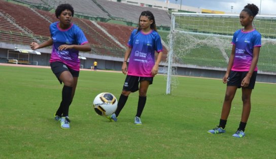 Inscrições abertas para aulas gratuitas de futebol feminino no Estádio de Pituaçu