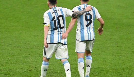  Com gols de Messi e Álvarez, Argentina supera Croácia e garante vaga na final da Copa