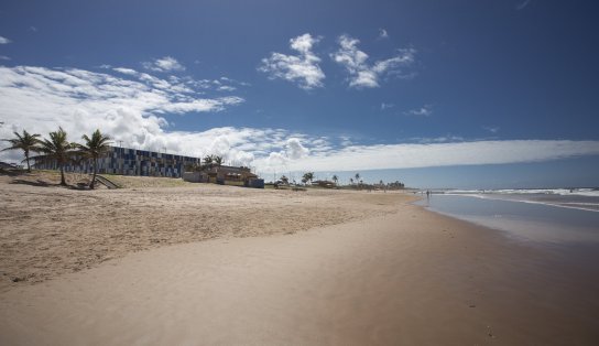 Projeto leva ações educativas e de limpeza para a Praia de Ipitanga, em Lauro de Freitas, neste sábado