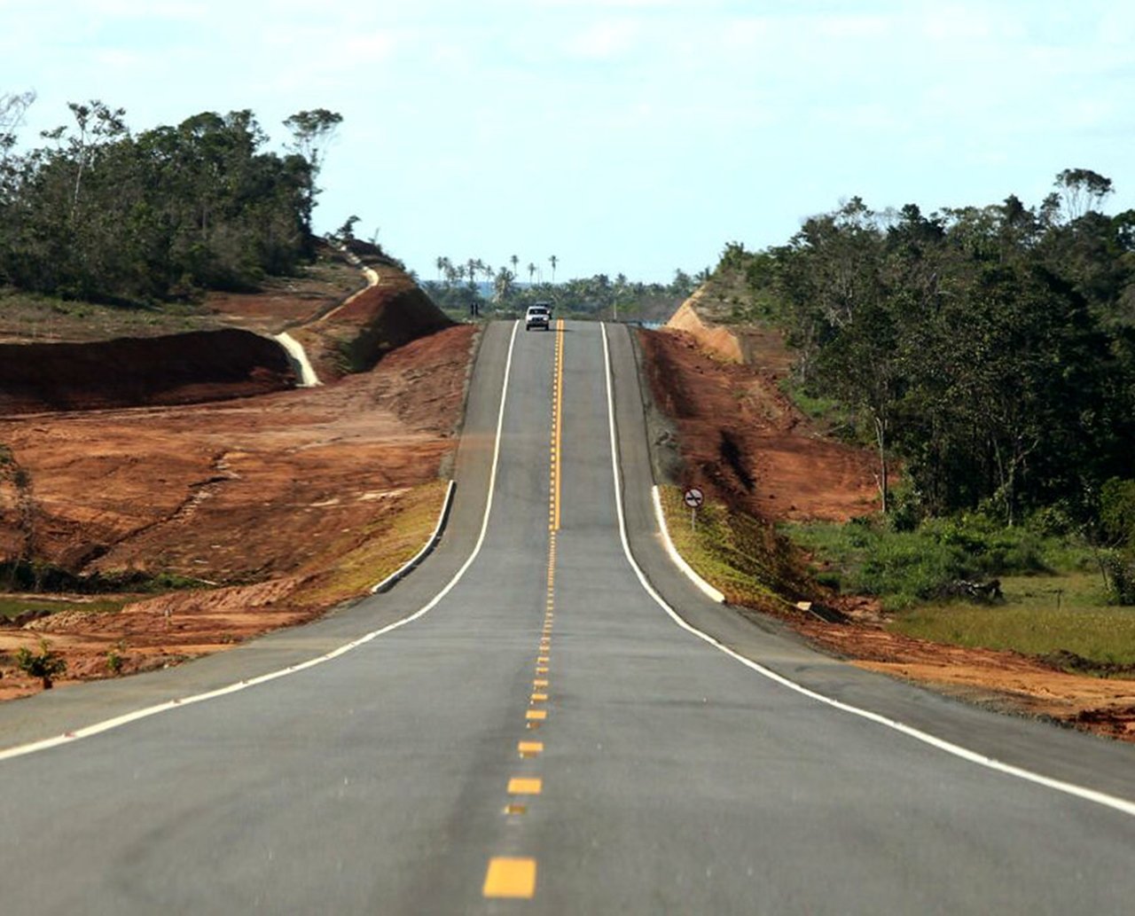 Rui autoriza empréstimos de R$ 1,4 bilhão para setor agrícola e obras em rodovias e na nova rodoviária de Salvador