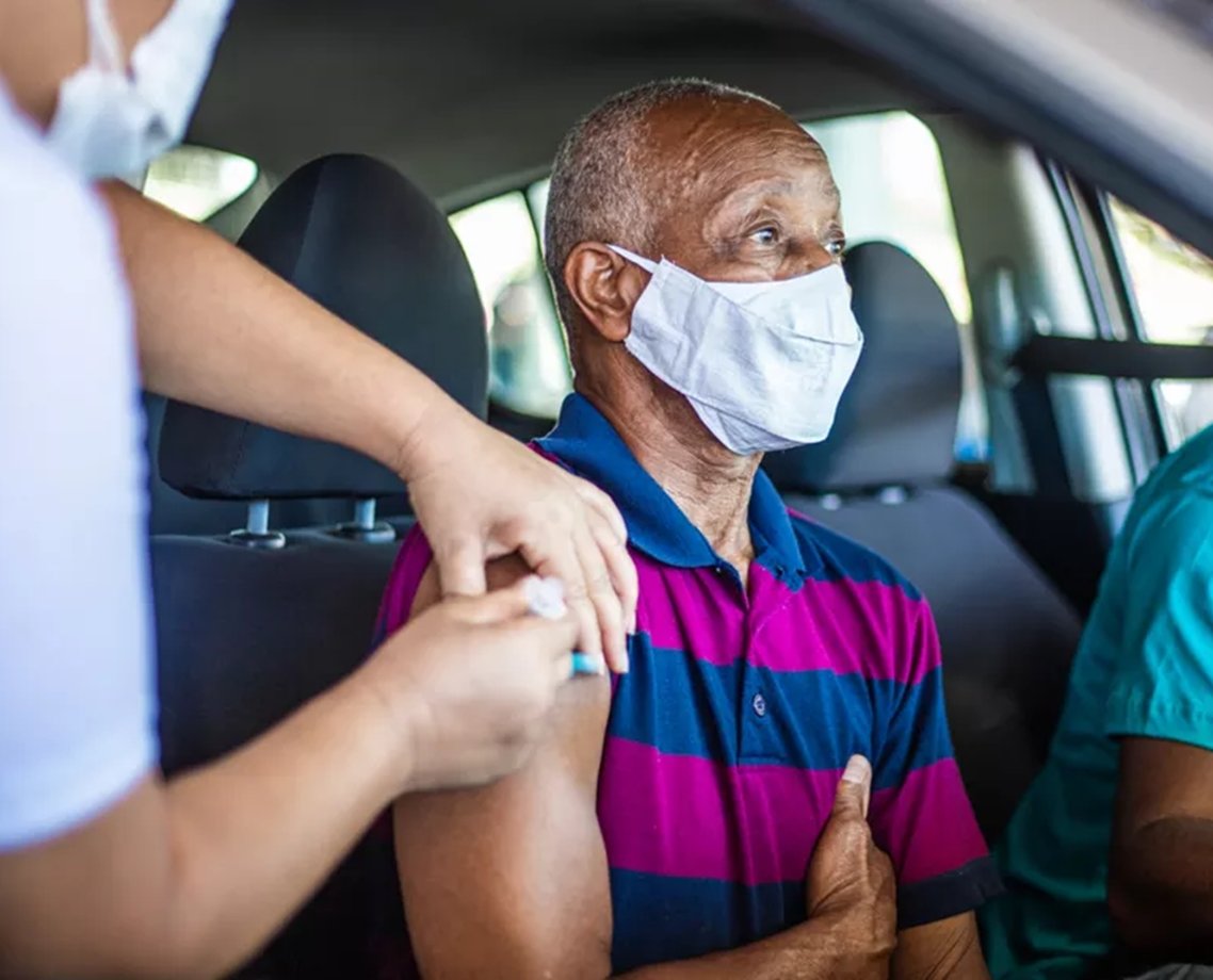 Sábado terá campanha de multivacinação para Covid-19, Influenza e outras doenças; confira como atualizar a caderneta