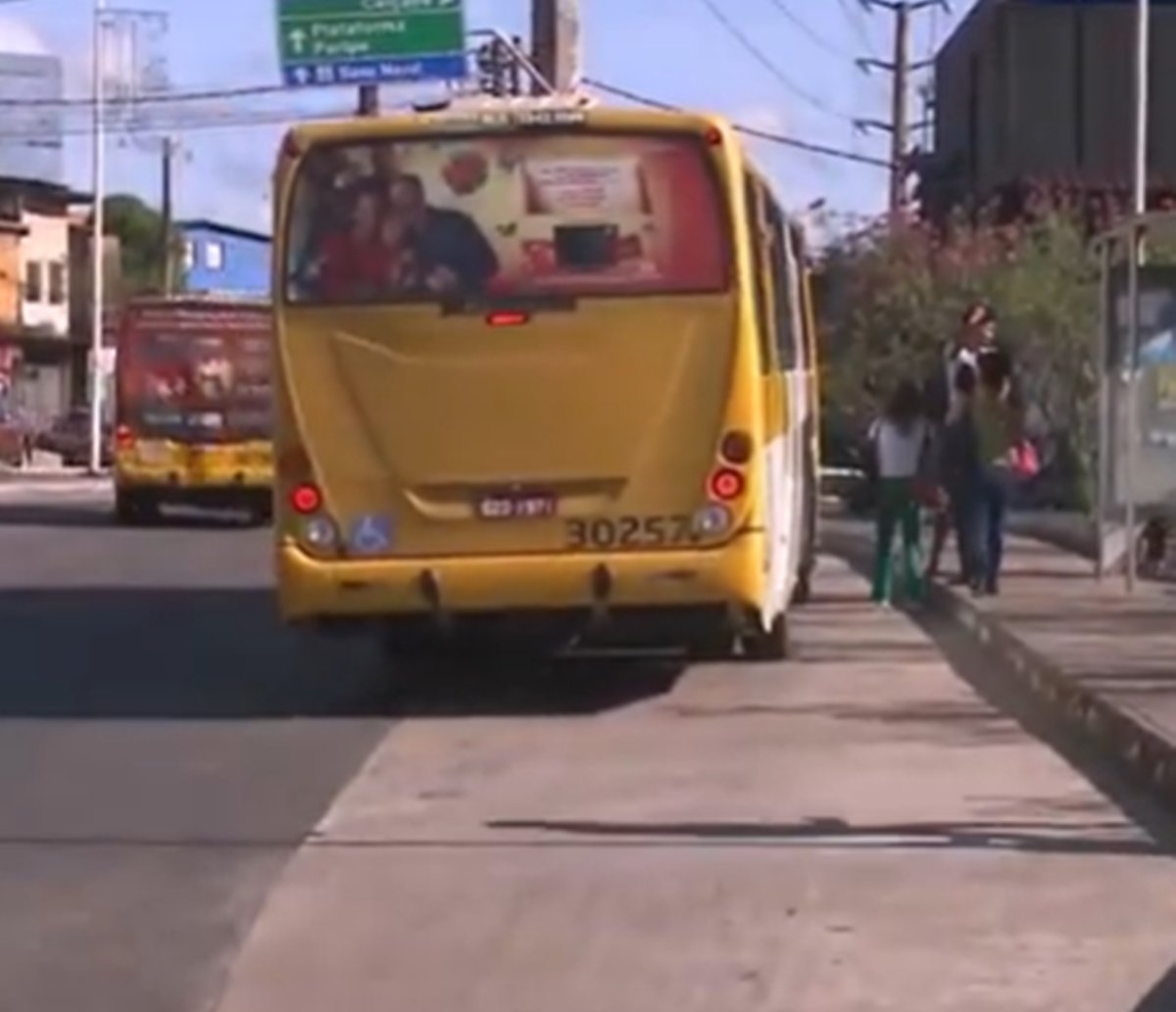 Mudanças nas linhas de ônibus desagradam parte da população; assista à reportagem