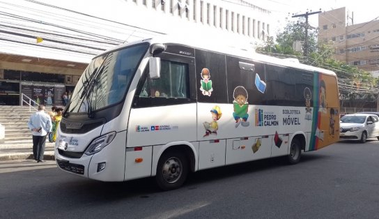 Biblioteca Anísio Teixeira será reaberta com dois novos ônibus da biblioteca móvel