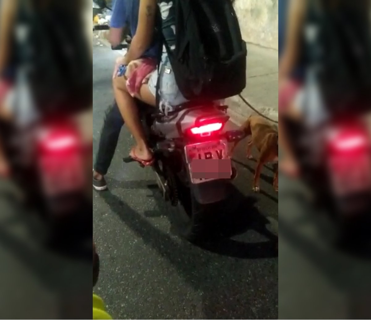 ASSISTA! Motociclista arrasta cachorro em Salvador e é repreendido; "vou amarrar você também" 