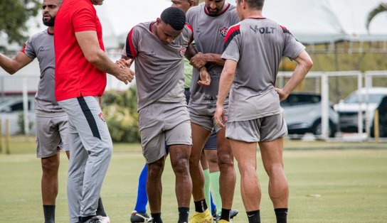 Desfalque importante: meia do Vitória, Dionísio deve ficar sete meses longe dos gramados por lesão 