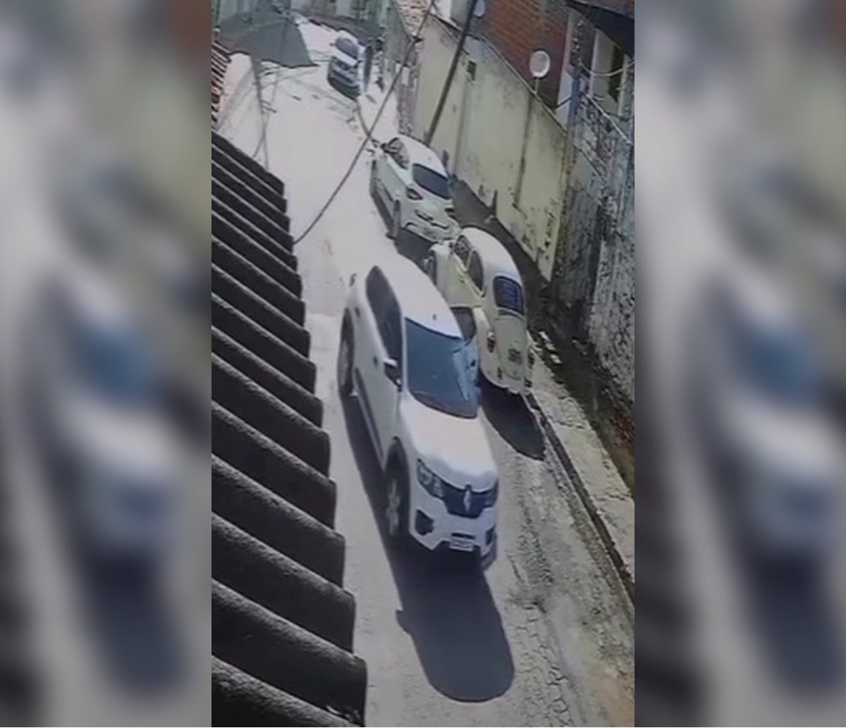 Com arma de guerra, "quadrilha do Kwid" aterroriza bairros de Salvador com assaltos; assista 