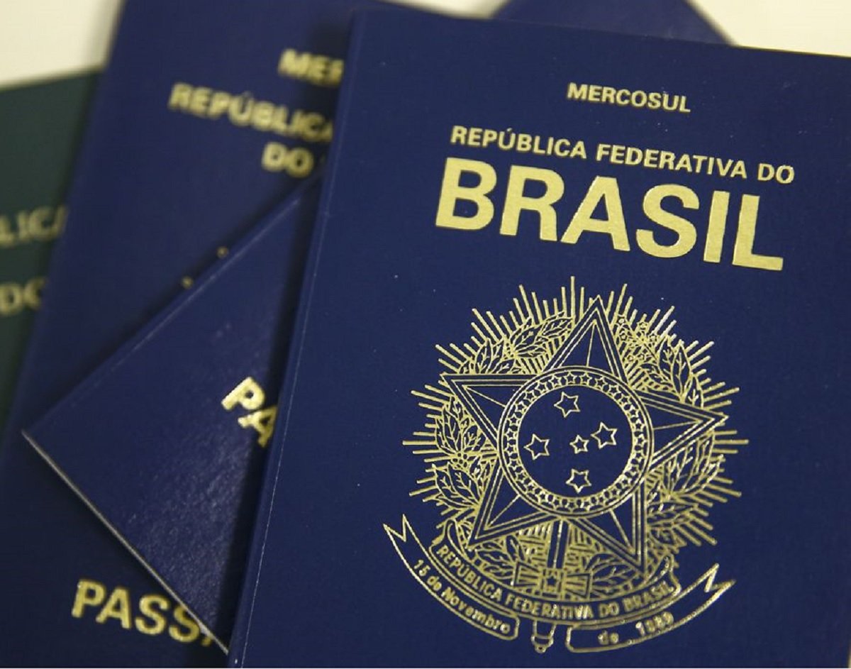 Polícia Federal anuncia normalização na emissão de passaportes; entrega será gradual