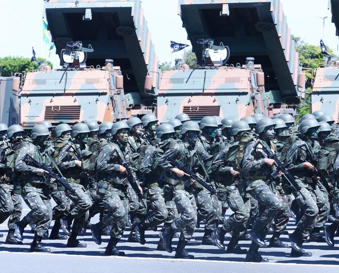 Decretos oficializam troca de comando do Exército; confira