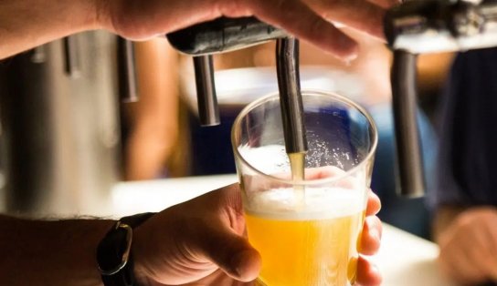 É melhor ir na água que passarinho bebe! Após aumento de imposto, cervejas ficarão mais caras em 2023 