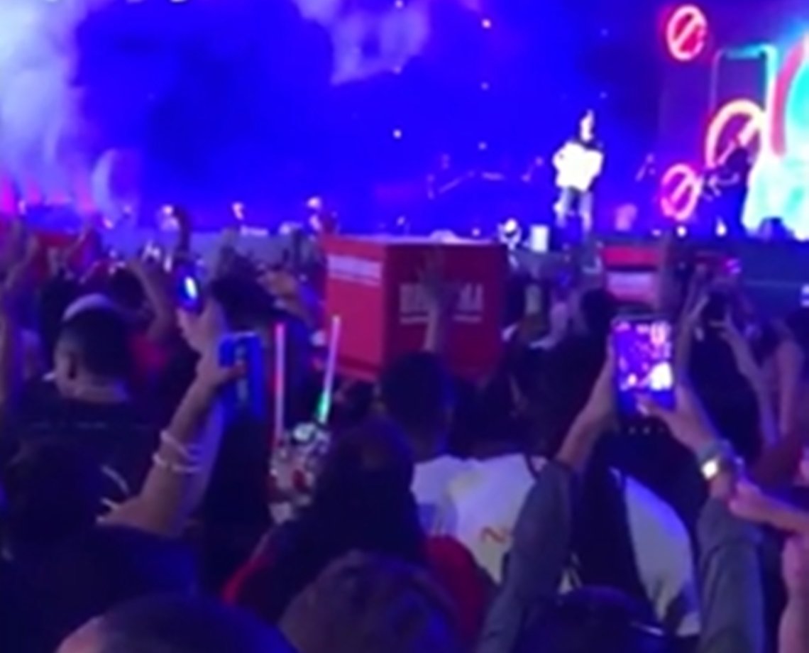 VÍDEO: homem é flagrado tentando furtar celular em show do Festival da Virada