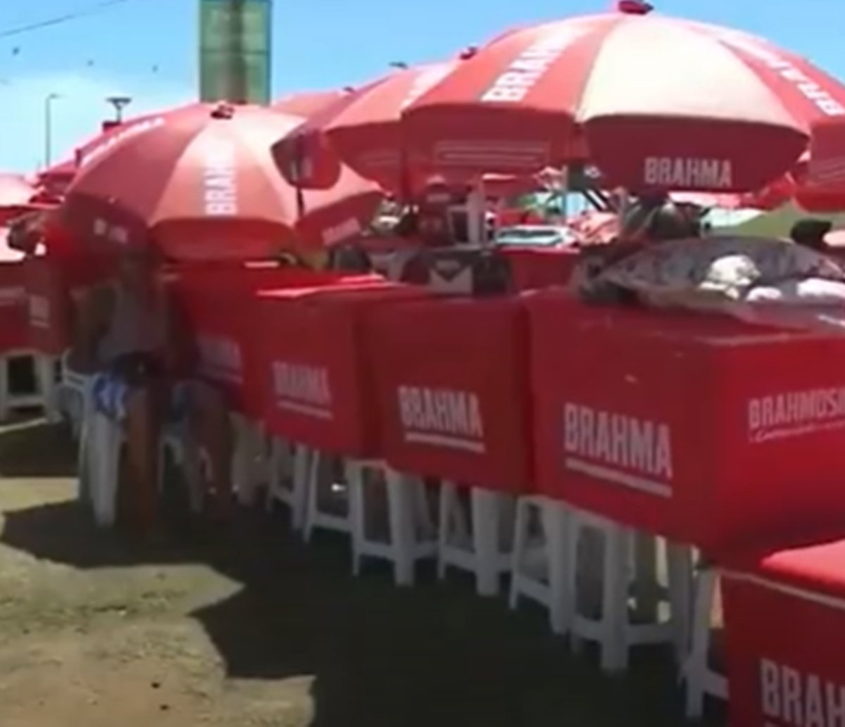 Ambulantes do Festival Virada cobram melhores condições de trabalho na Arena Daniela Mercury