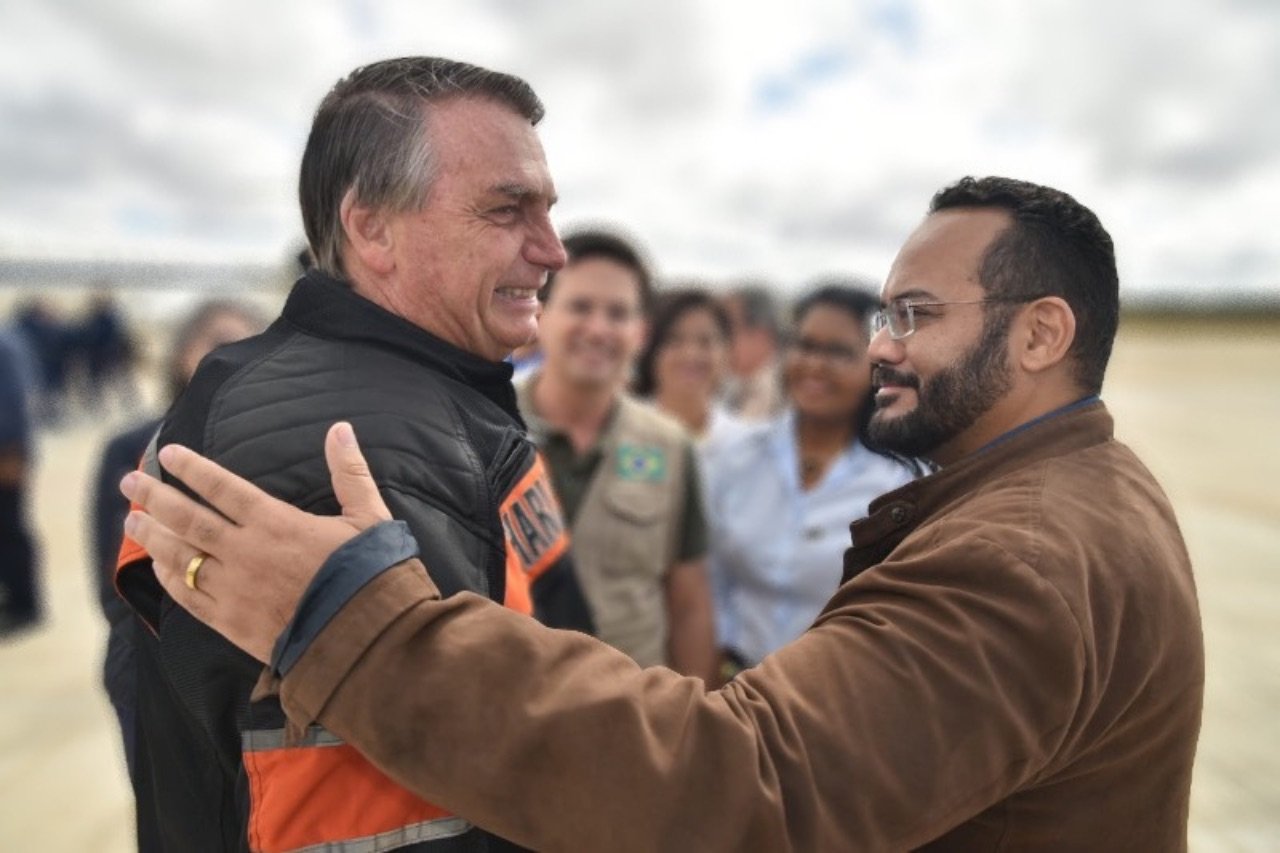 Após live de Bolsonaro, deputado baiano chama presidente de "herói" e afirma que continuará "combatendo o bom combate"