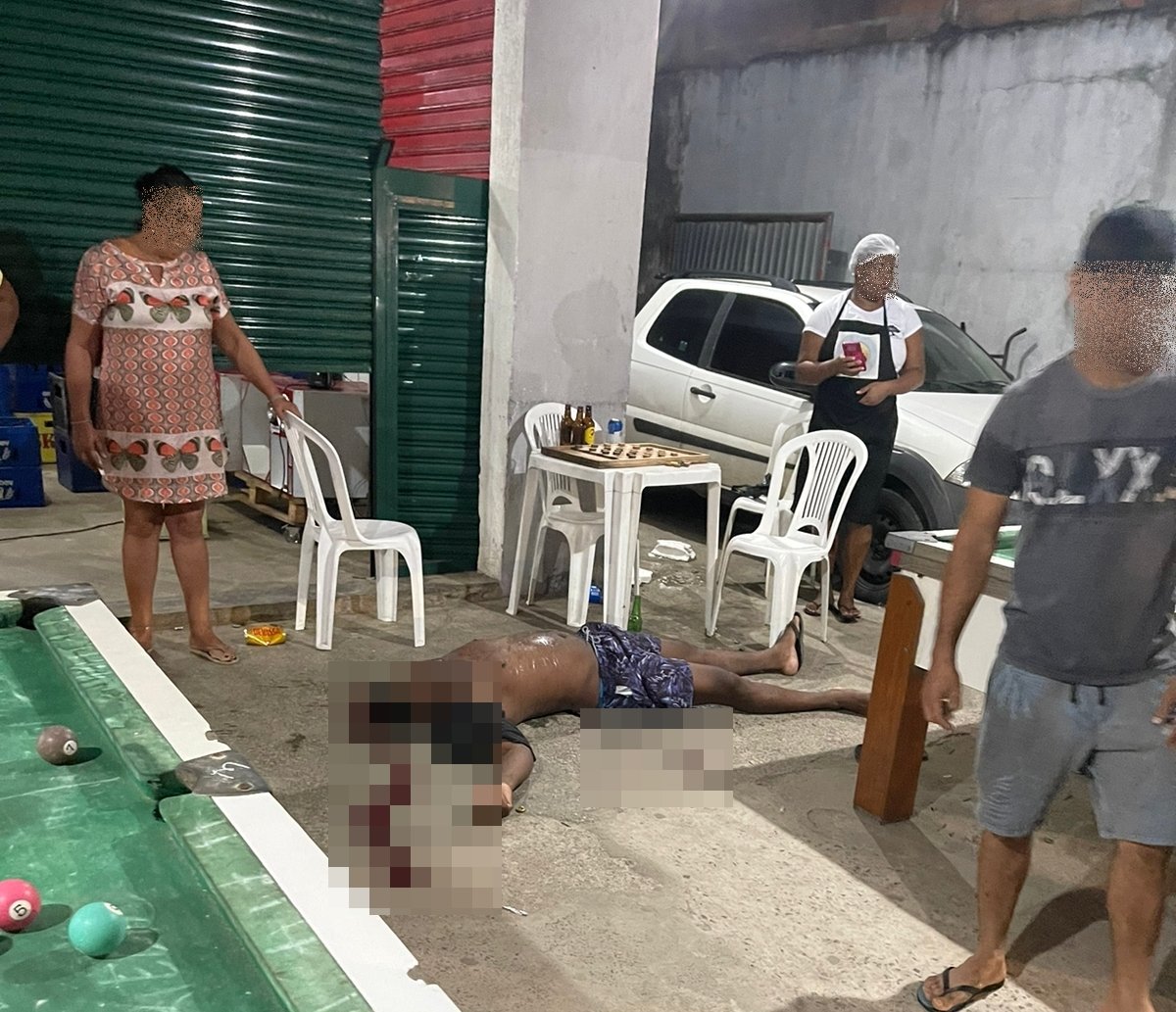 Câmera filma momento em que homem é morto com seis tiros dentro de bar na Bahia, veja vídeo: 