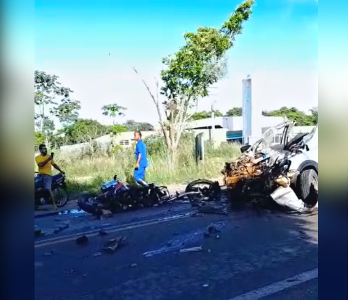 Casal morre após motocicleta colidir frontalmente com caminhonete na Ilha de Itaparica 