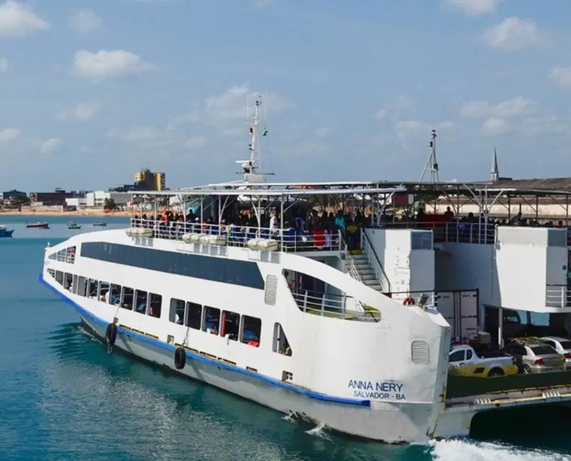 Retorno do Réveillon: movimento é intenso no "ferry" e Estação Rodoviária, em Salvador