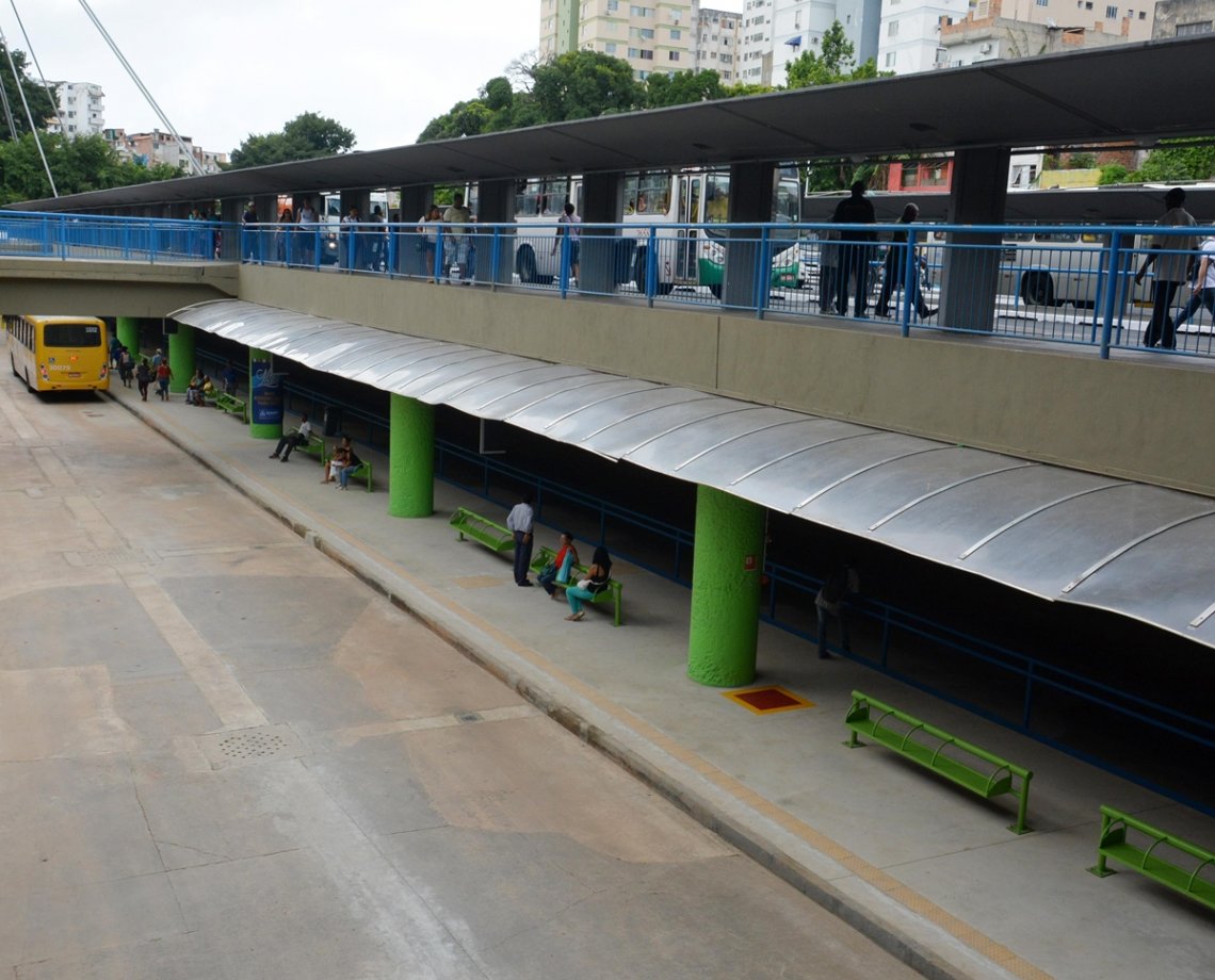 Linhas de ônibus retornam aos pontos de origem na Estação da Lapa