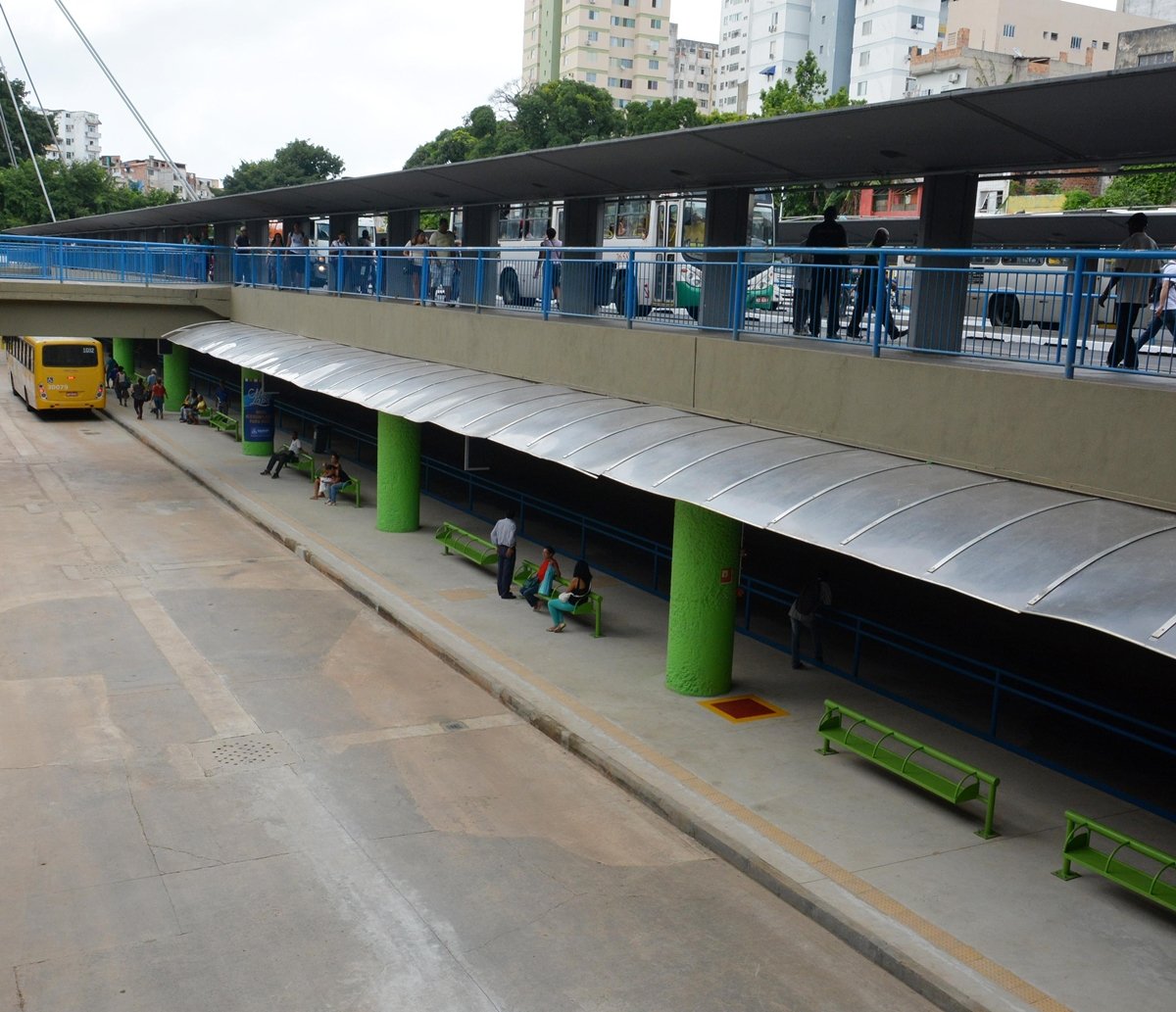 Linhas de ônibus retornam aos pontos de origem na Estação da Lapa