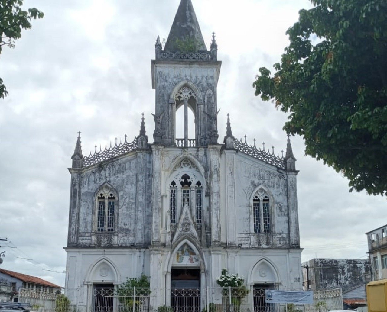 Alvorada de fogos celebra ponto alto da Festa de Reis na Paróquia da Lapinha, em Salvador