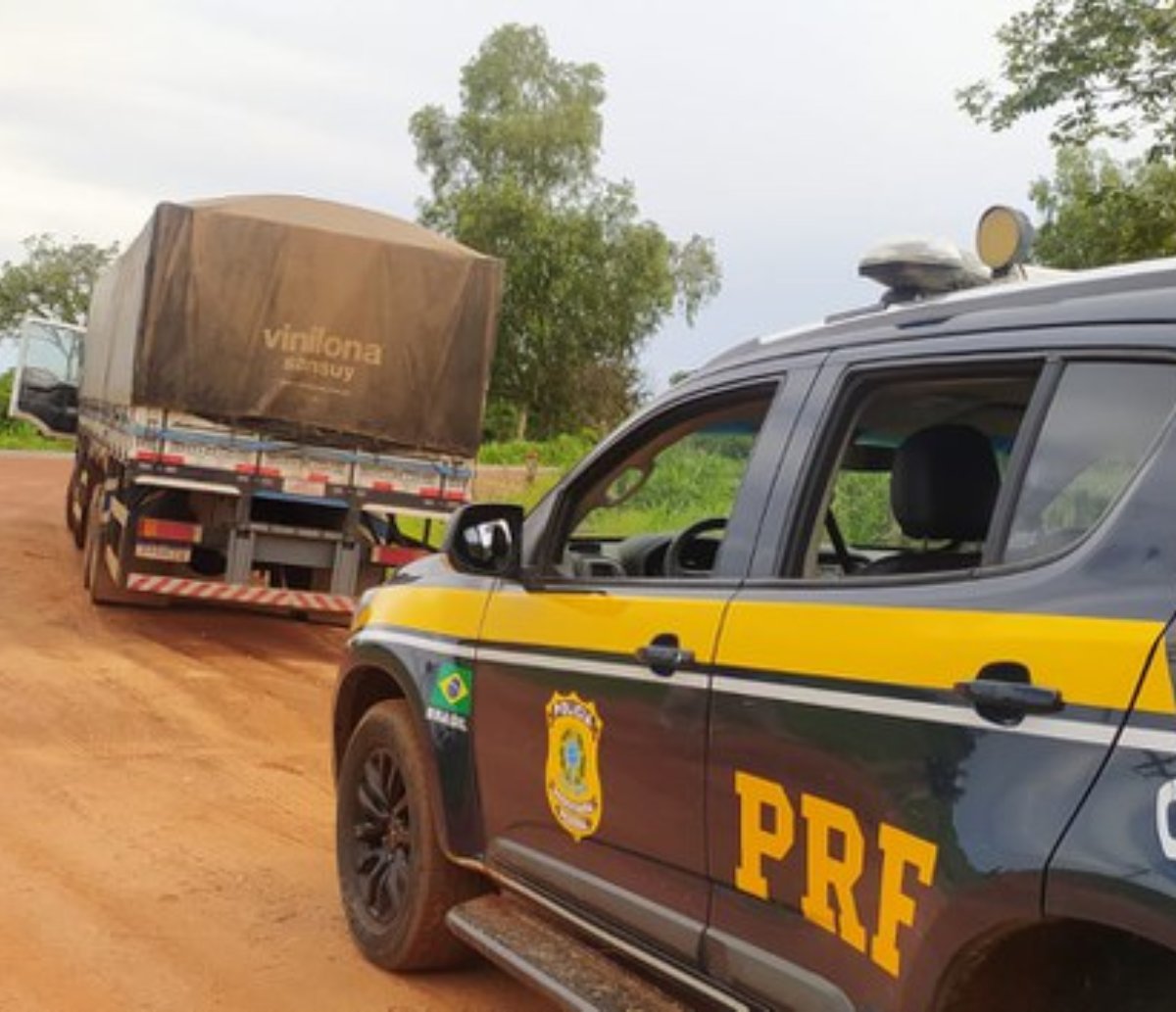 24 horas após sumiço de veículo, motorista de caminhão tem carro recuperado na Bahia 