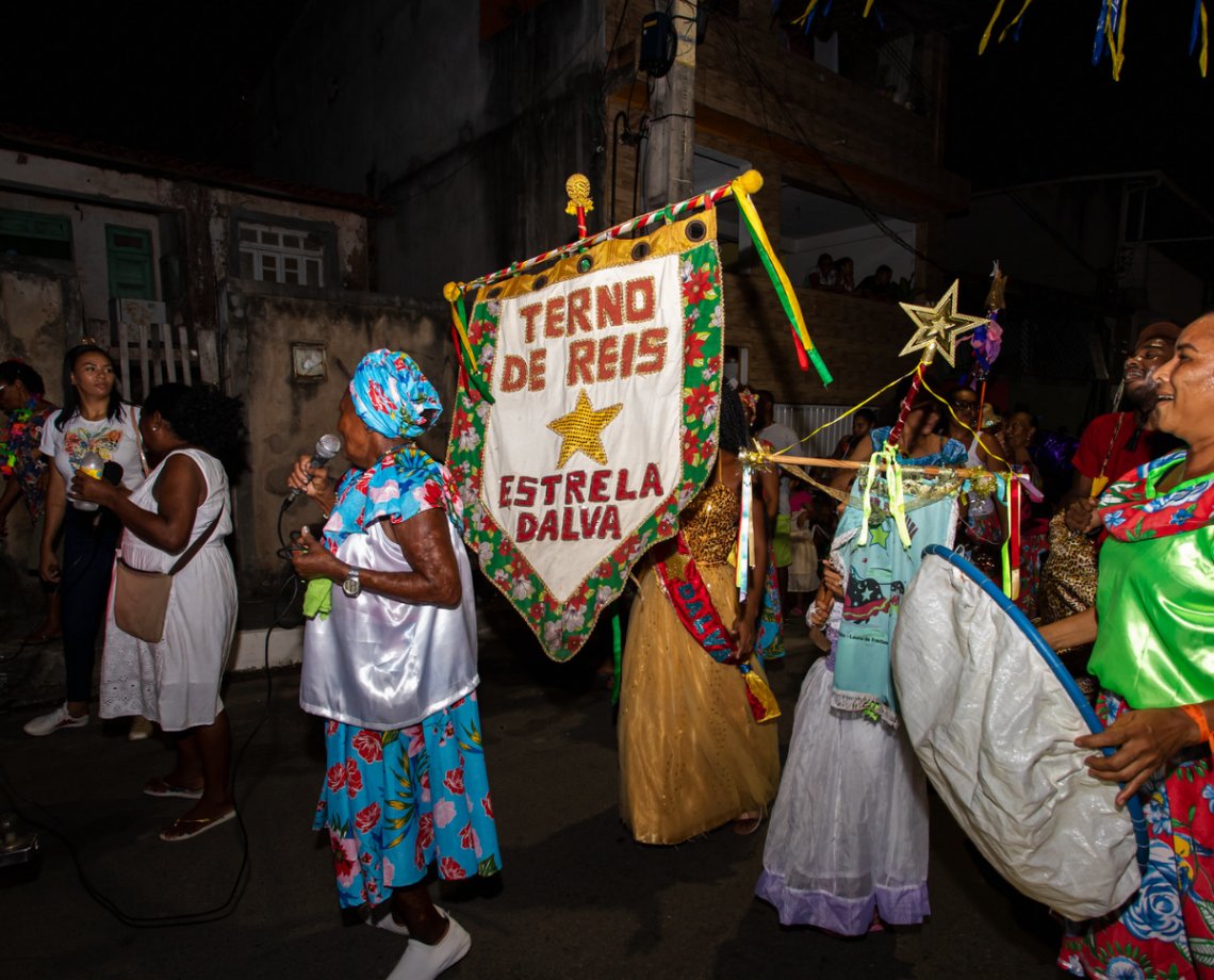 Cortejo religioso desfila em Portão e marca abertura do calendário cultural de Lauro de Freitas