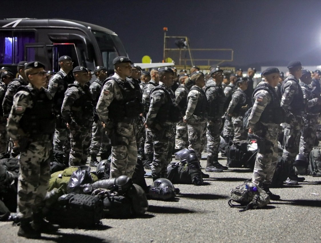 Tropa com 70 policiais militares da Bahia é enviada para reforçar a segurança no DF