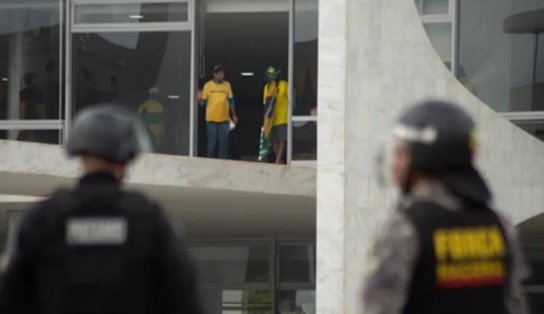 PF libera idosos e mães com crianças detidos em atos terroristas; quase 600 pessoas foram soltas