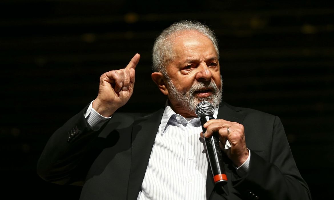 Lula sanciona lei que equipara o crime de injúria racial ao de racismo