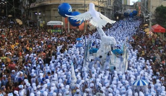 Montagens das estruturas dos camarotes para o Carnaval já passam por vistorias 