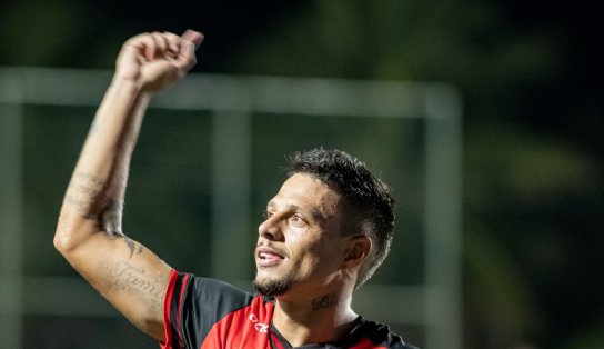 Classificado para a Copa do Nordeste, Vitória preocupa torcida com empate na estreia do estadual 