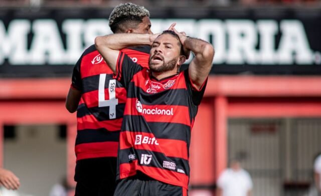 Itabuna marca quatro gols e vence o Vitória no Barradão