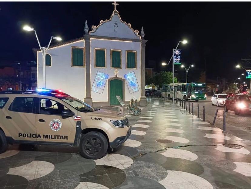 PM encontra mulher desaparecida no Rio Vermelho; vítima tinha problemas psiquiátricos