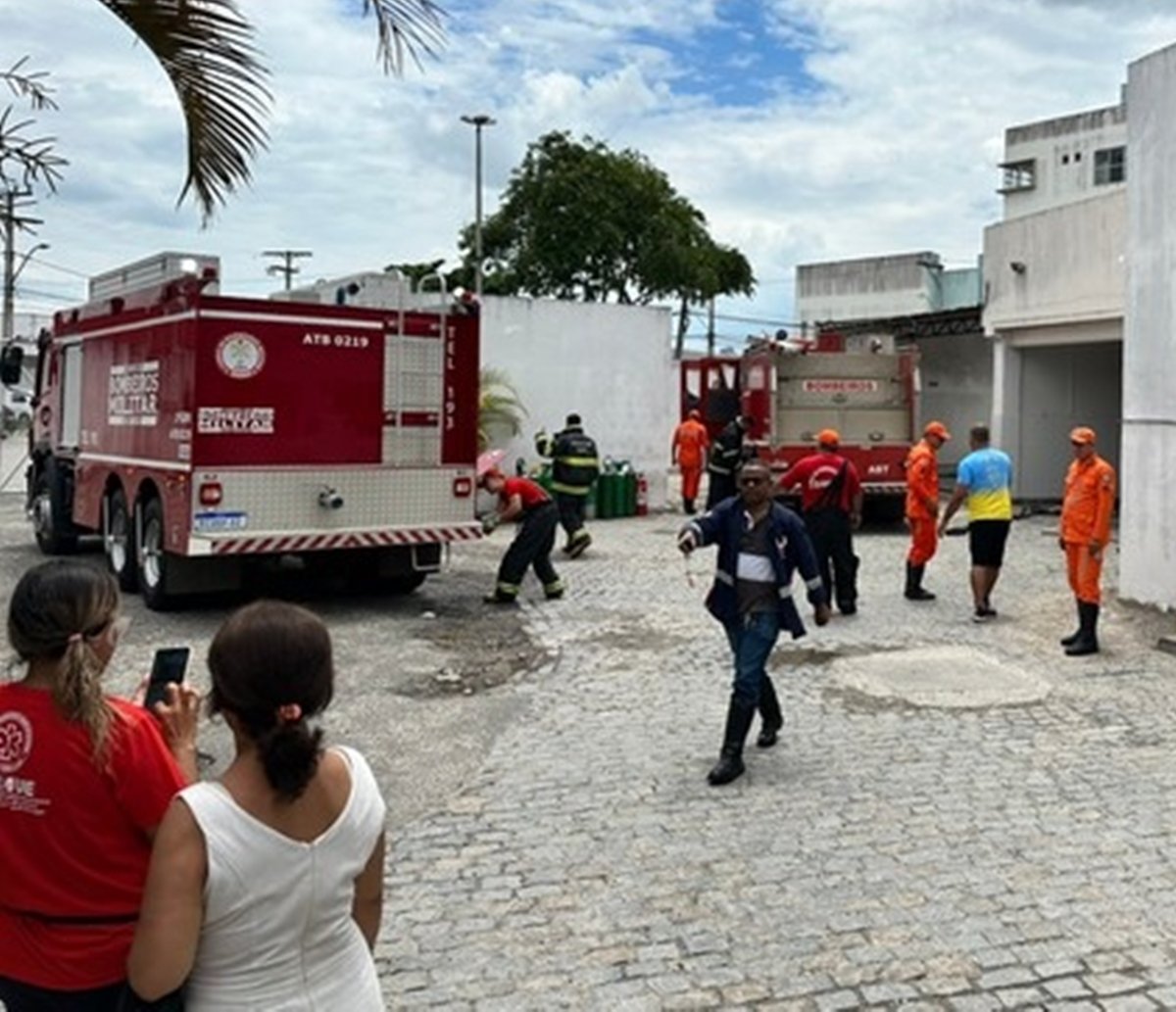 Alojamento feminino da base do Samu é atingido por incêndio em Feira de Santana 