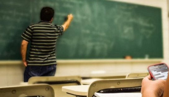 Piso nacional dos professores sobe para R$ 4.420,55; reajuste é de 15%